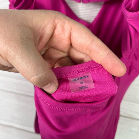 Old Navy Plus Size Tie-Front Keyhole Bandeau-Style One-Piece Swimsuit Size 3X - Picture 7 of 11